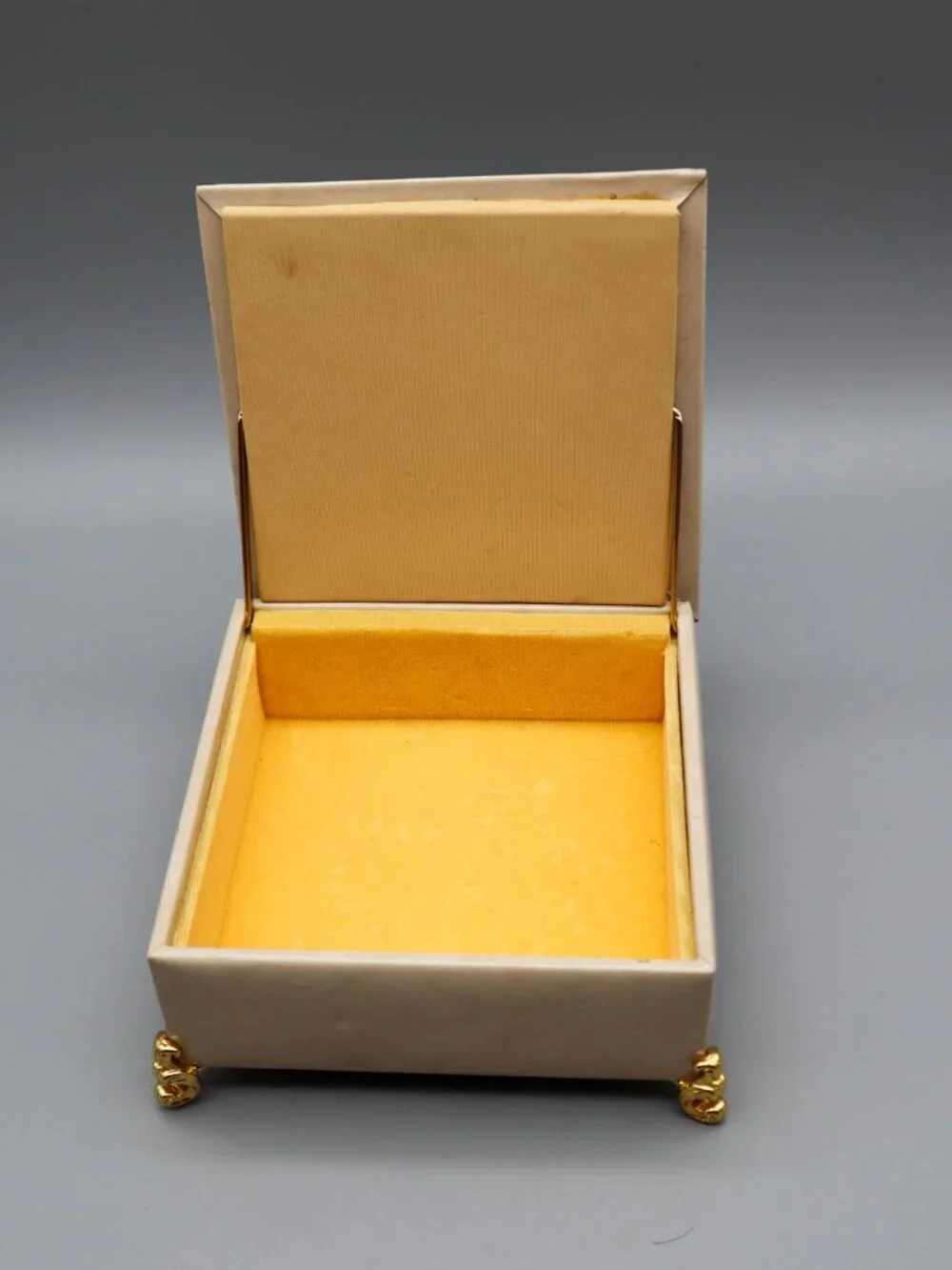 Vtg Hanatsubaki Club Shiseido Footed Mirrored Vanity Jewelry Box Ornate Regency